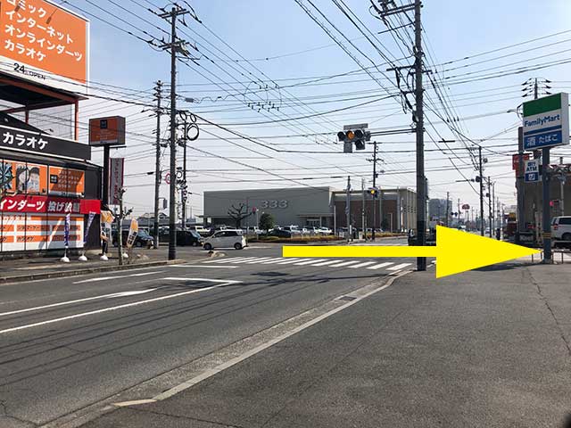 右側手に緑町公園、左手にゲオ福山みどりまち店の道を多治米方面に直進してください。